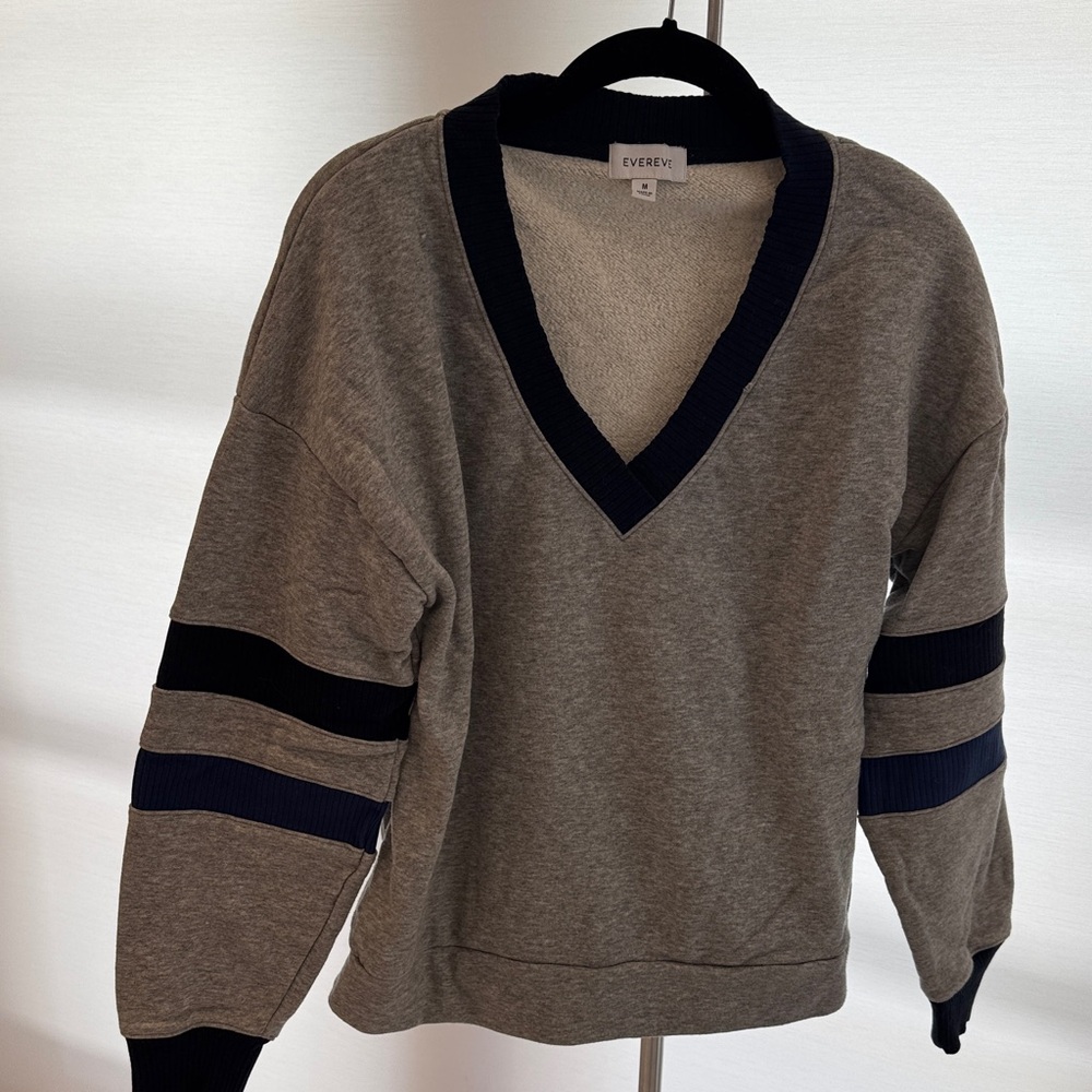 Evereve women’s Gray and Navy V-Neck Sweater